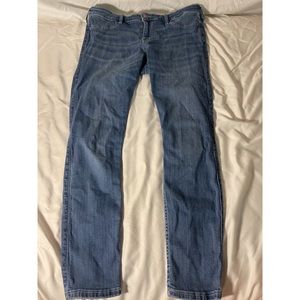 Hollister Low-Rise Jean Legging. Size 13 regular